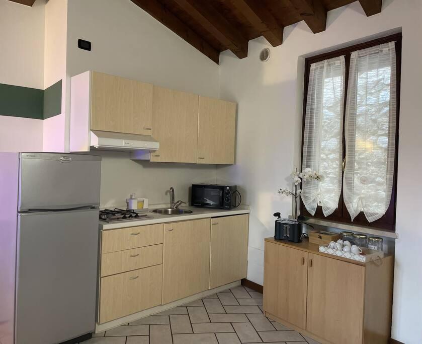 Incantevole Appartamento Moniga del Garda Esterno foto